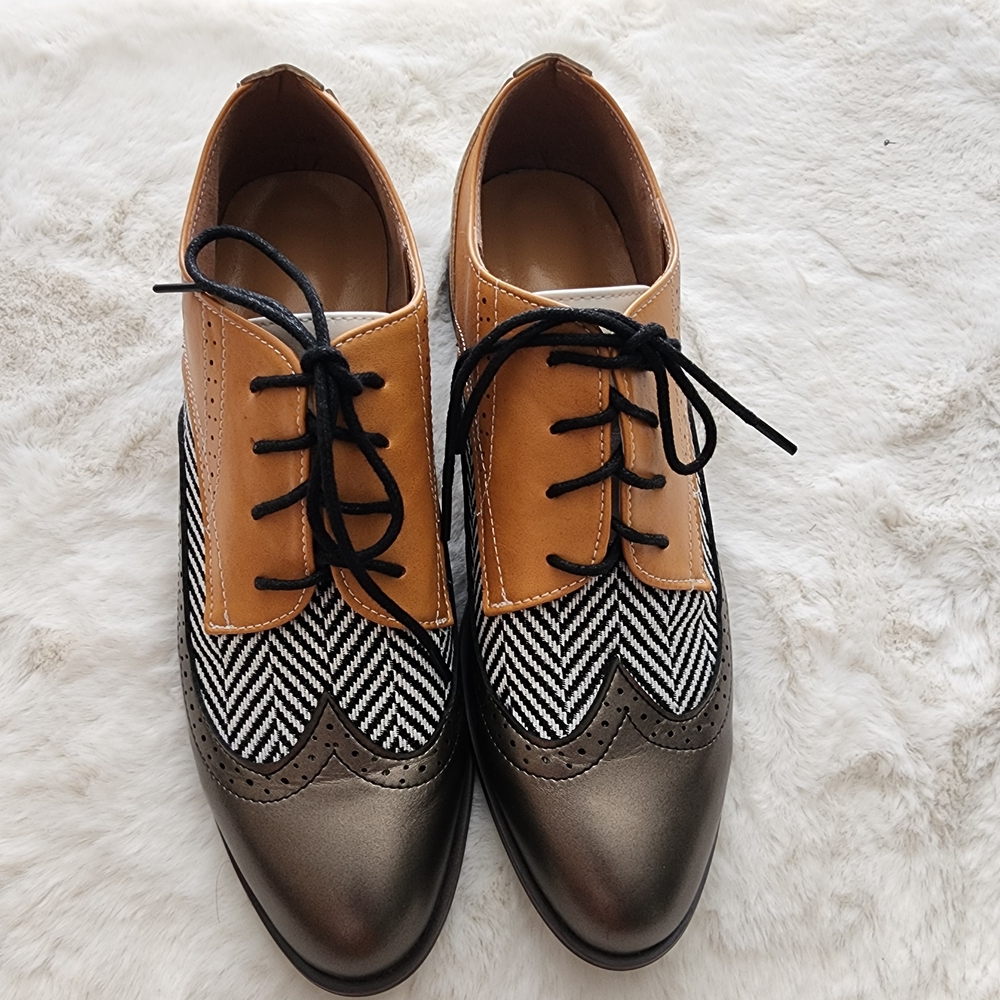 Stylish Two-Tone Oxford Shoes
